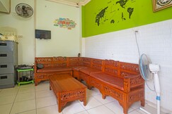 OYO 1804 Guest House Oema'h Opa