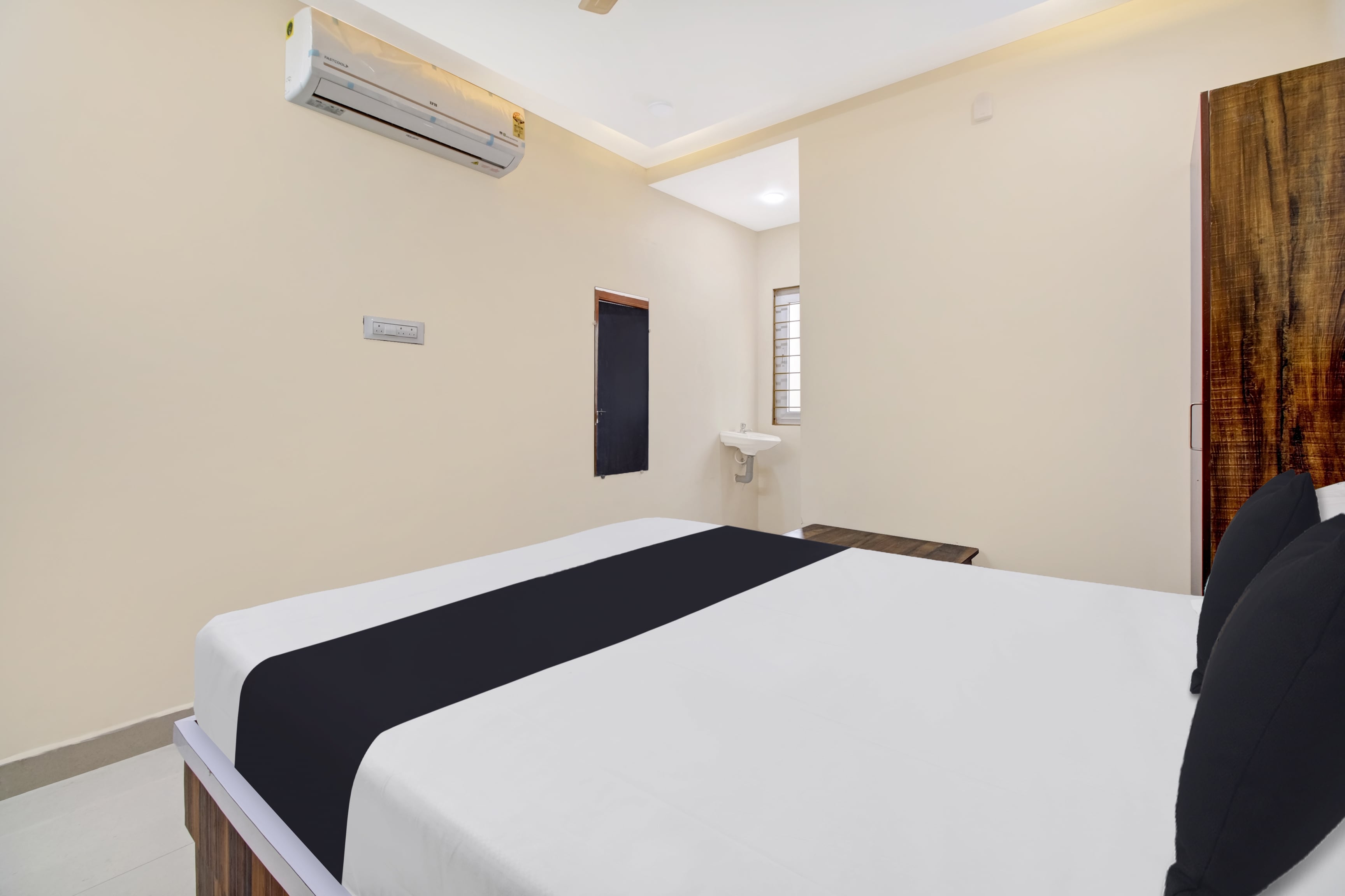 Hotel O Darshana Grand - Tap to explore photos