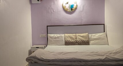 Meenakshi Paying Guest House Room Type - Double Deluxe Bed Room With Private Bath Room