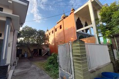 Hotel O Aero Kost Bu Lisa Syariah Near Pasar Tradisional Lawang
