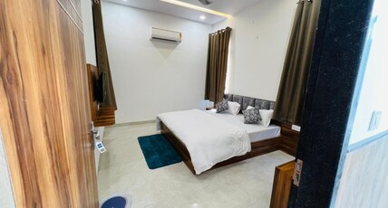 Hotel Shyam Raj Room Type - Deluxe Room