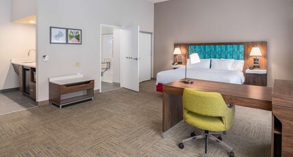 Hampton Inn & Suites Hartford-Manchester, CT Room Type - 1 KN ACC RI SHWR STE NS