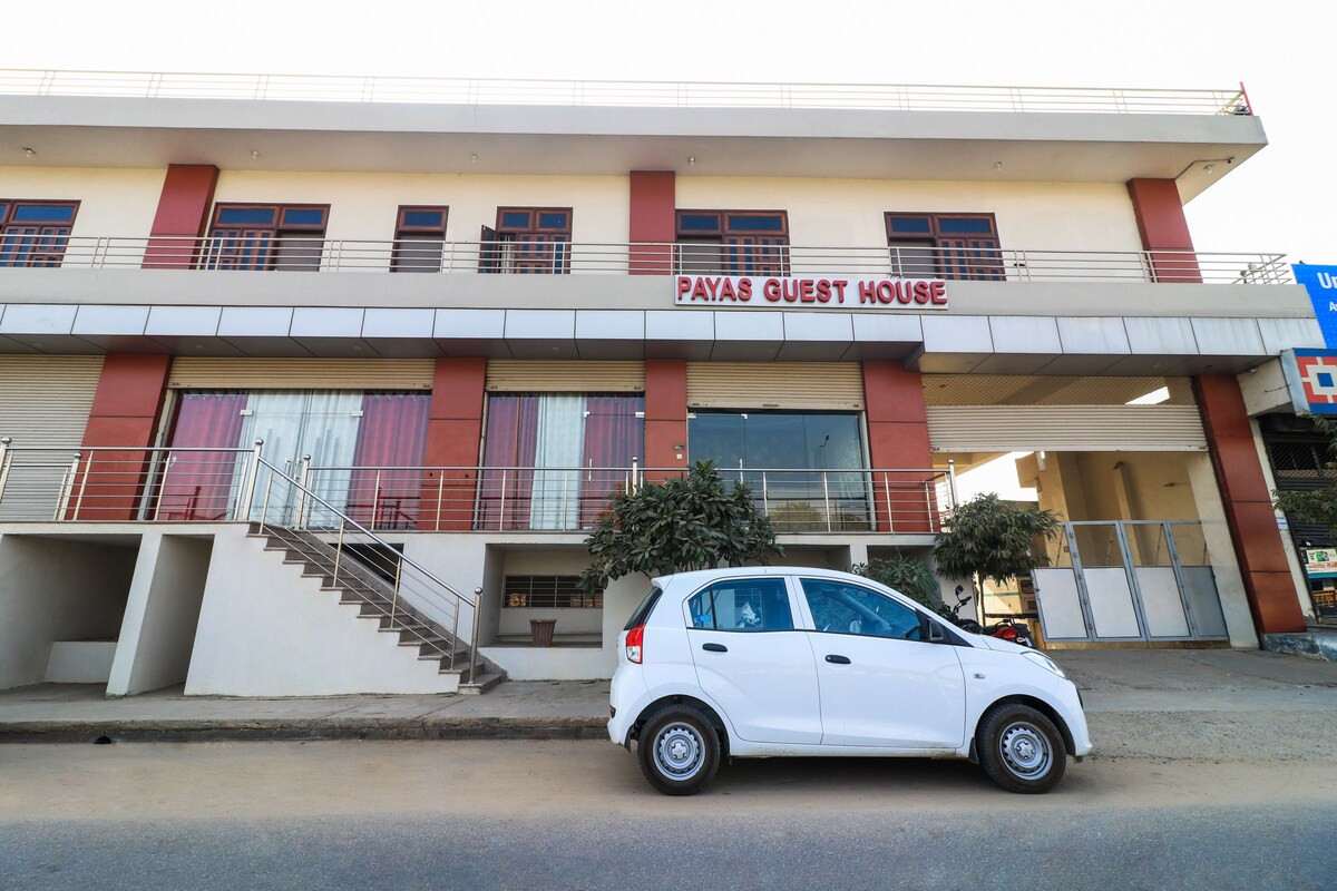 Hotel paayas - Tap to explore photos