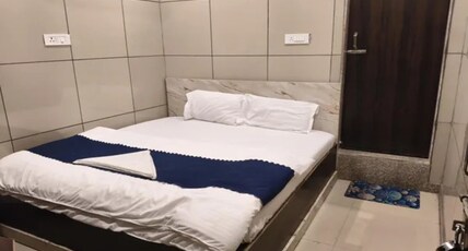 FabHotel Blue Bells Room Type - Deluxe Room