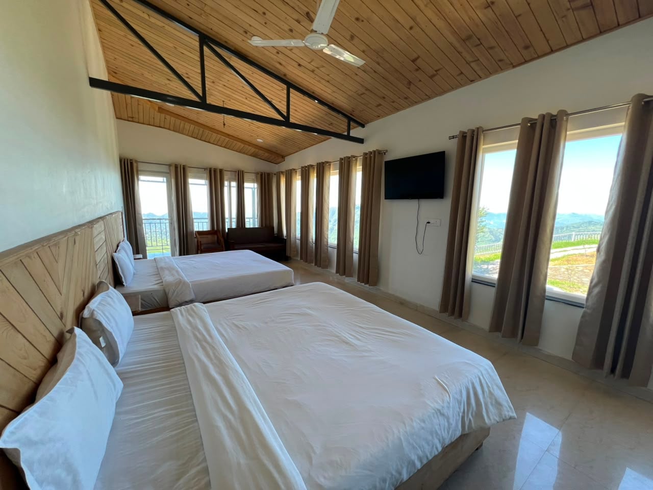 Trevon Ridgeview Cottages - Tap to explore photos
