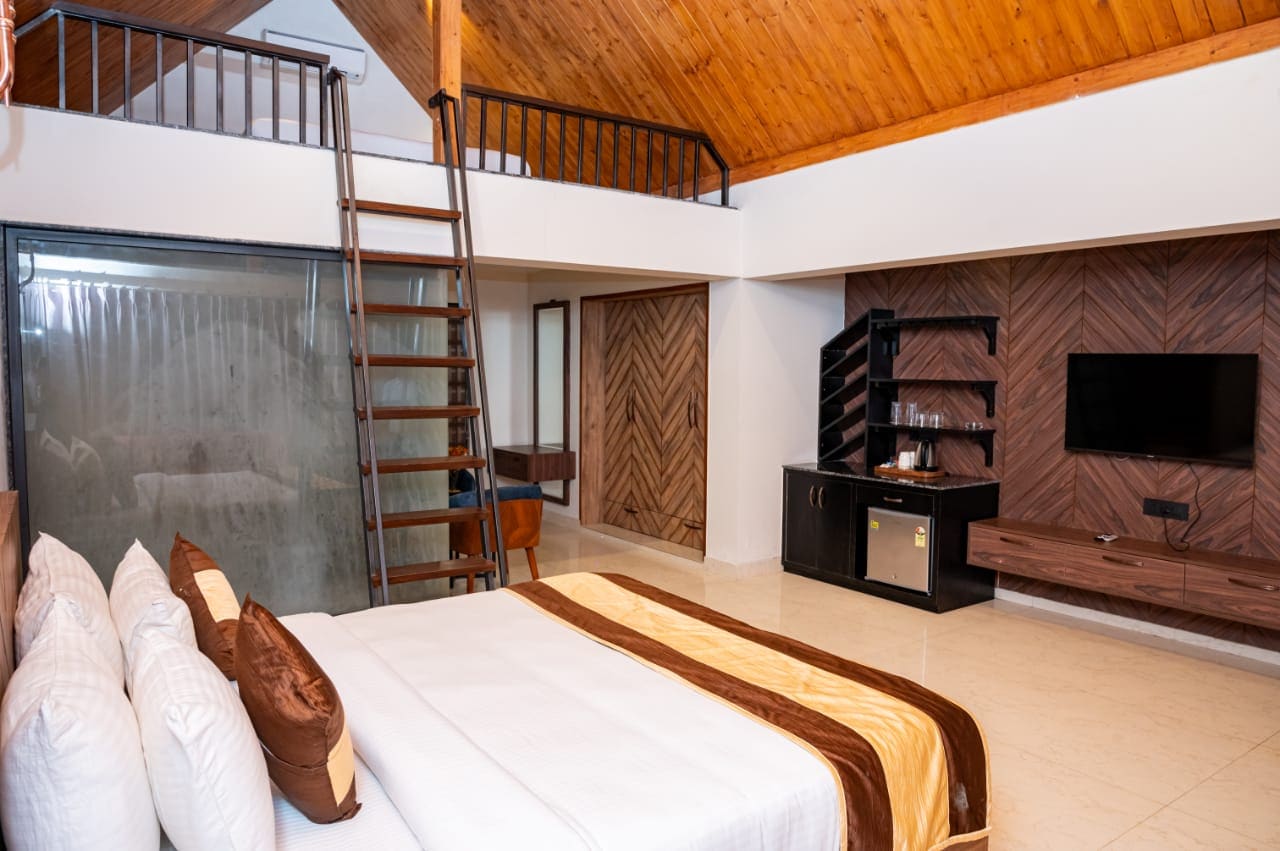 Green wood Villas Vasant Kunj - Tap to explore photos