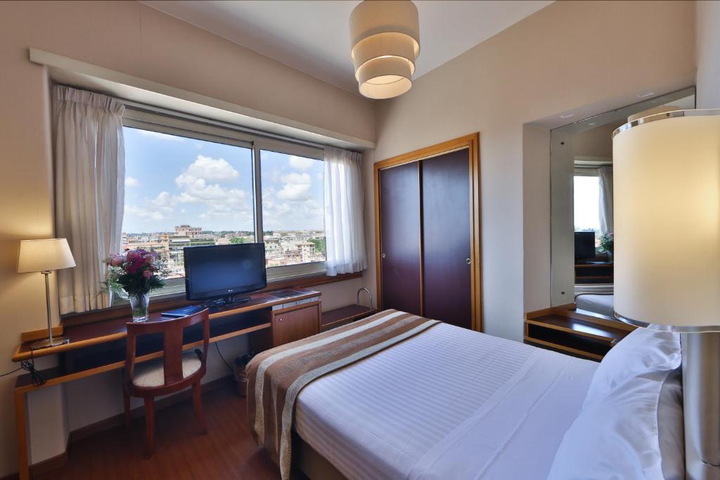 Best Western Hotel Piccadilly - Tap to explore photos
