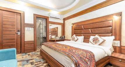 Pahalgam Retreat (Riverside Luxury) Room Type - Premium Room