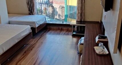 Hotel Shreeji Residency Room Type - EXECUTIVE ROOM