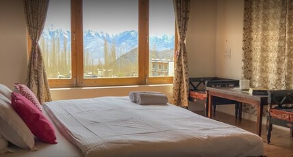 Heschuk Guest House Room Type - Deluxe Double room with mountain view