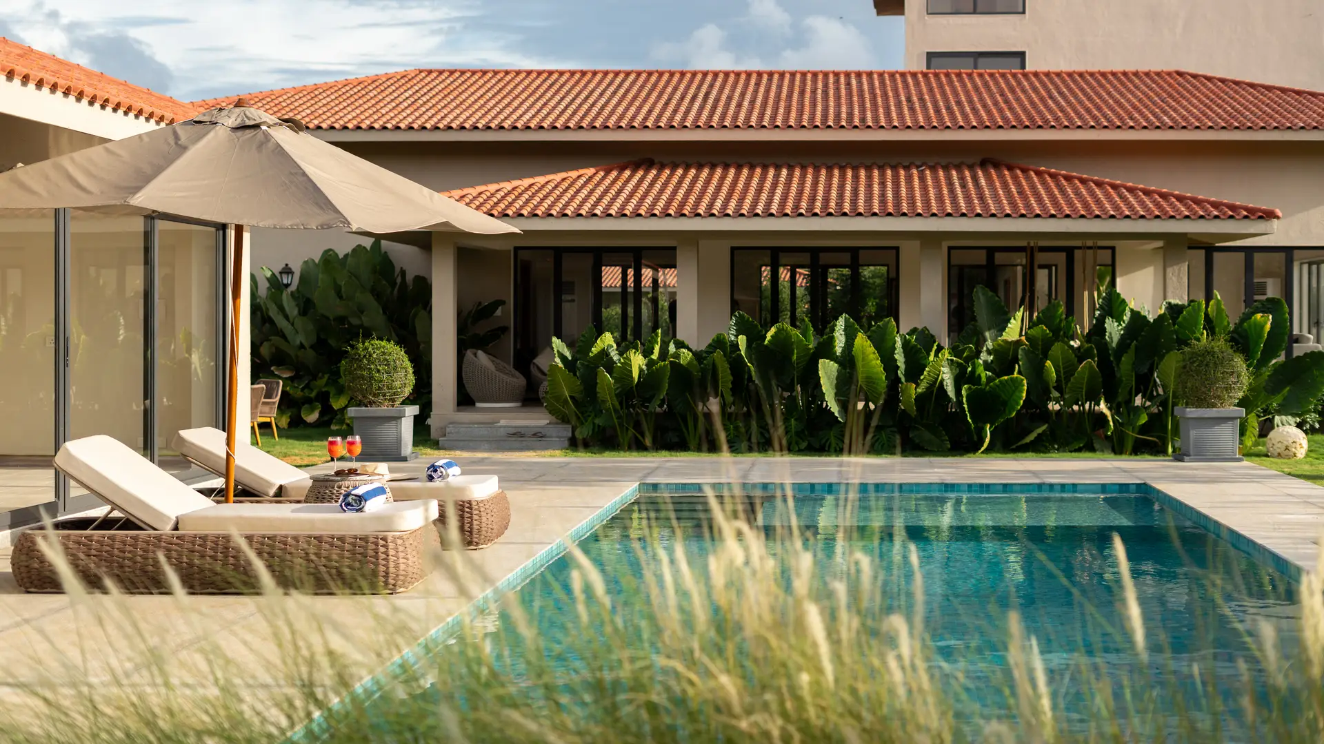 LohonoStays Whispering Dew Villa