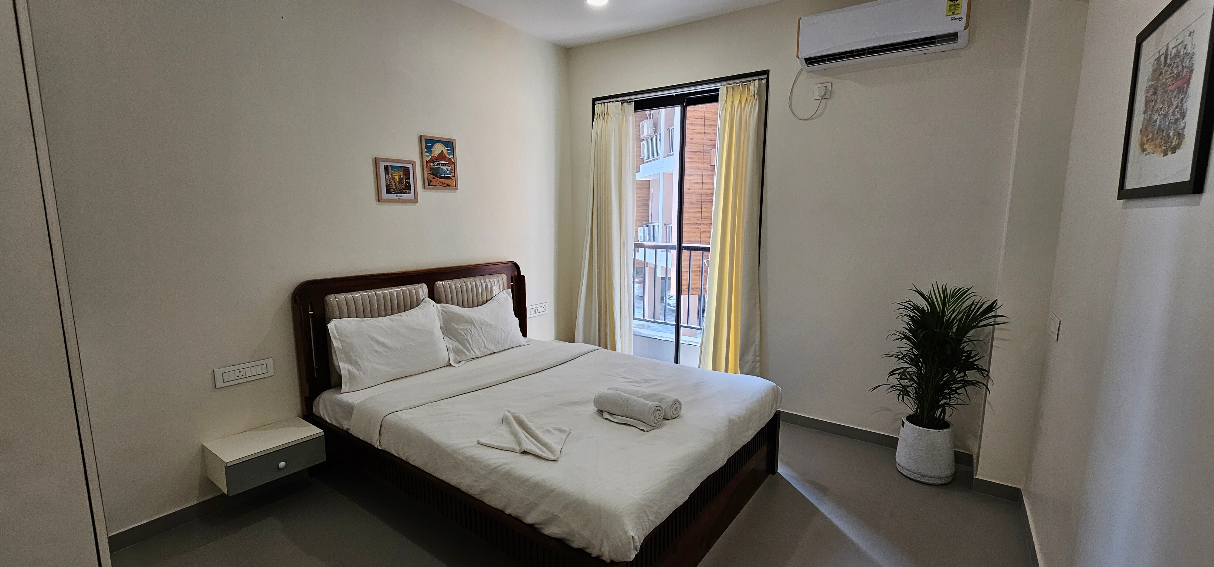 Deluxe 1bhk Apartment in Candolim - Tap to explore photos