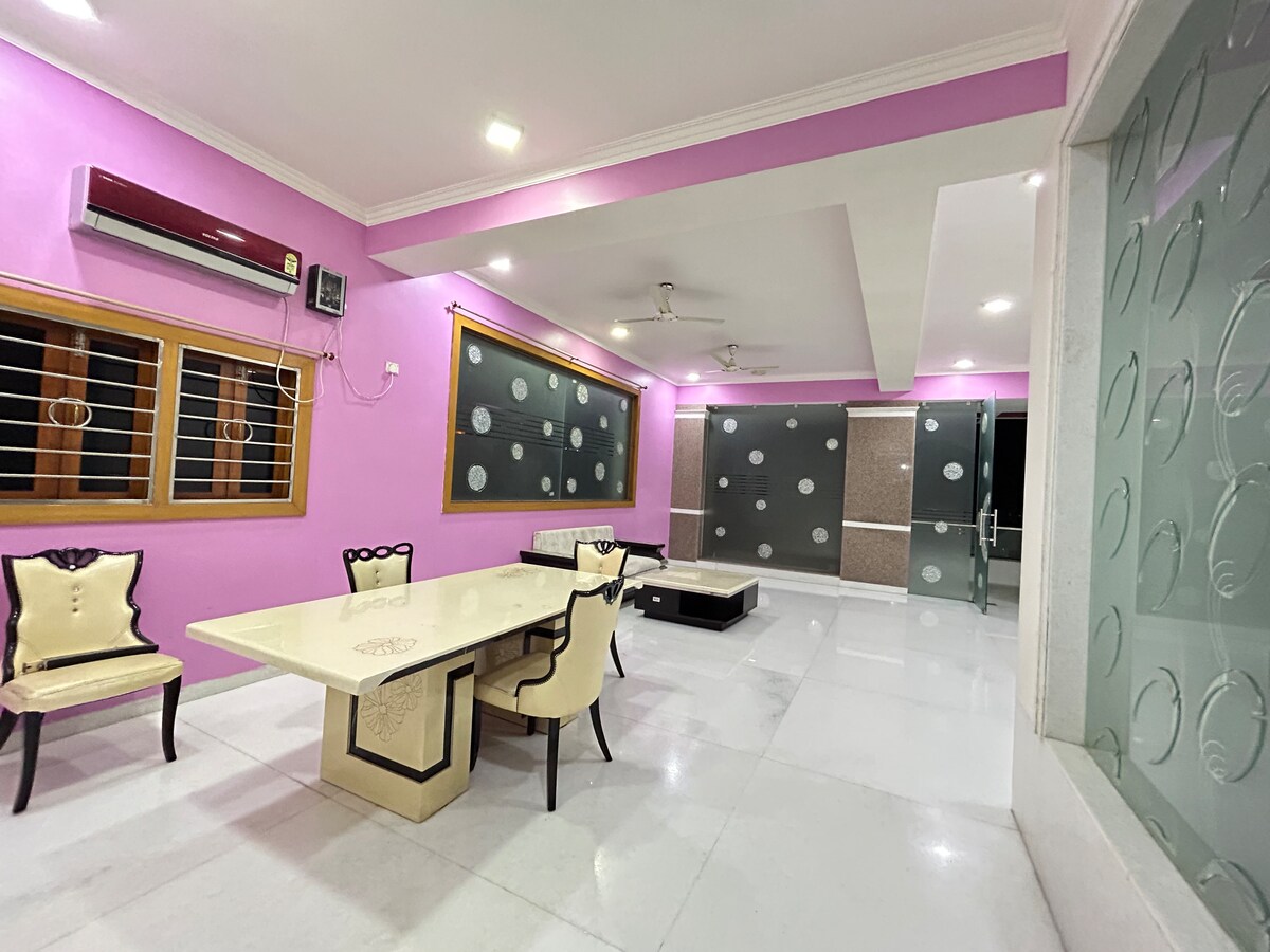 Zakiya guest house - Tap to explore photos
