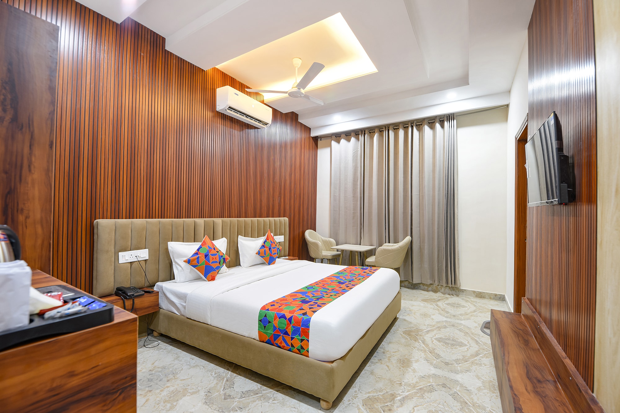 FabHotel Regal - Tap to explore photos