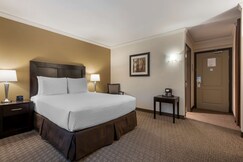 Best Western Plus Baker Street Inn & Convention Centre