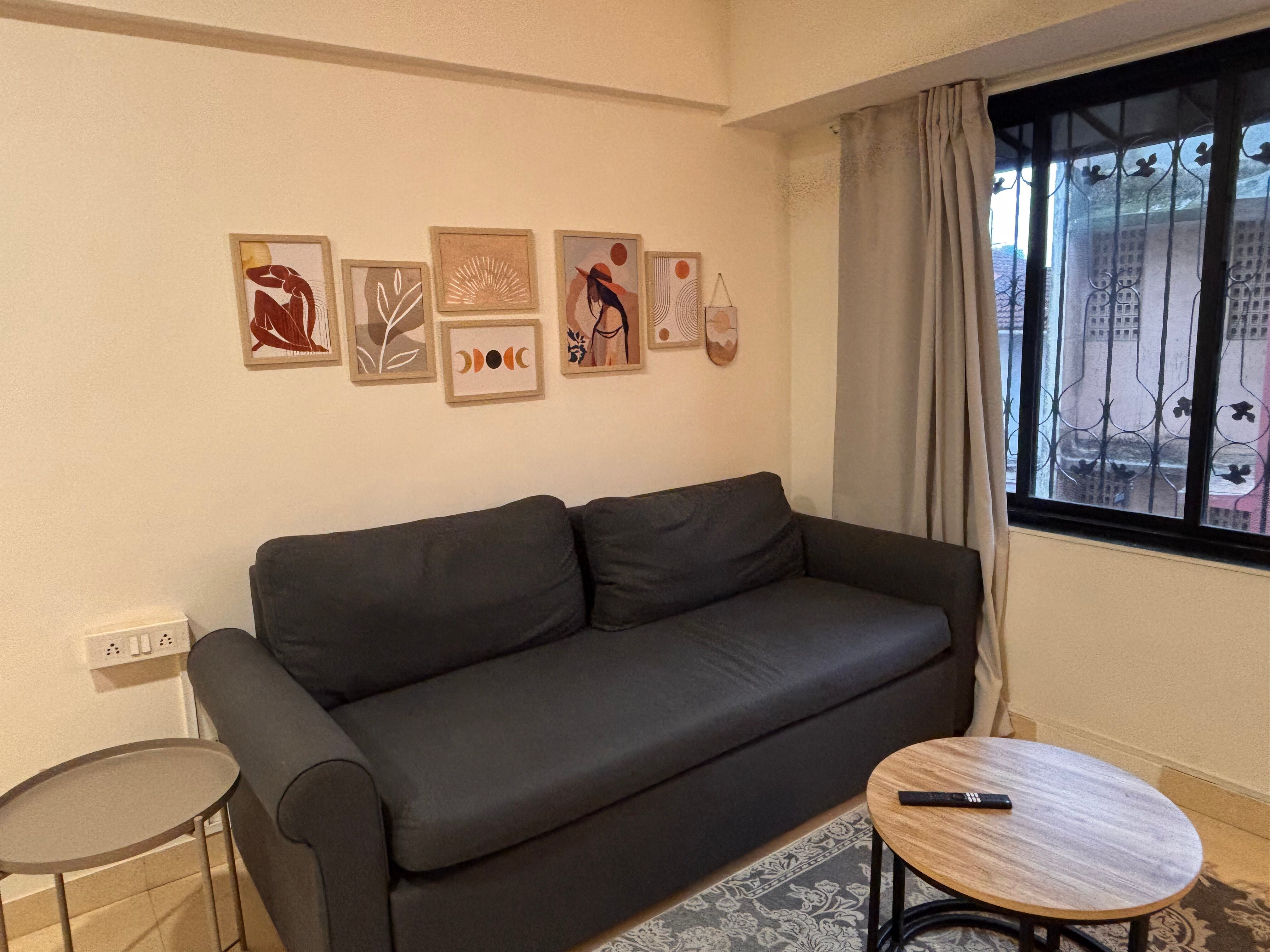 Cozy Central 1 BHK Bandra West - Tap to explore photos