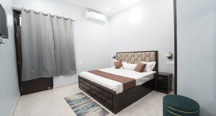 Radiant Kashi Room Type - Deluxe Room