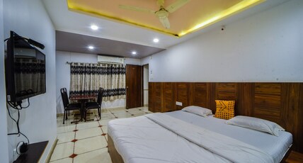 Hotel Anand Deluxe Room Type - Deluxe Non AC Room