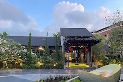 R-MAR Resort and Spa Hotel