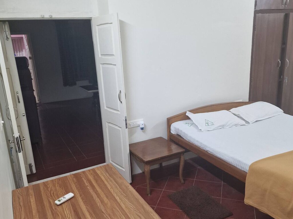 KEL1 Charming 2BHK 2Bath And Renovated - Tap to explore photos