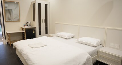 Hotel Krishna sanand Room Type - Premium Deluxe Room