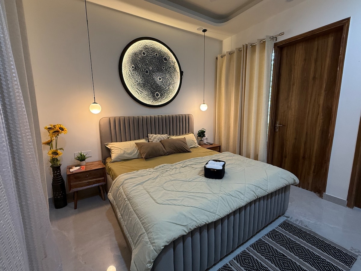 Stay Theory Designer 1BHK Near Rapid Metro - Tap to explore photos