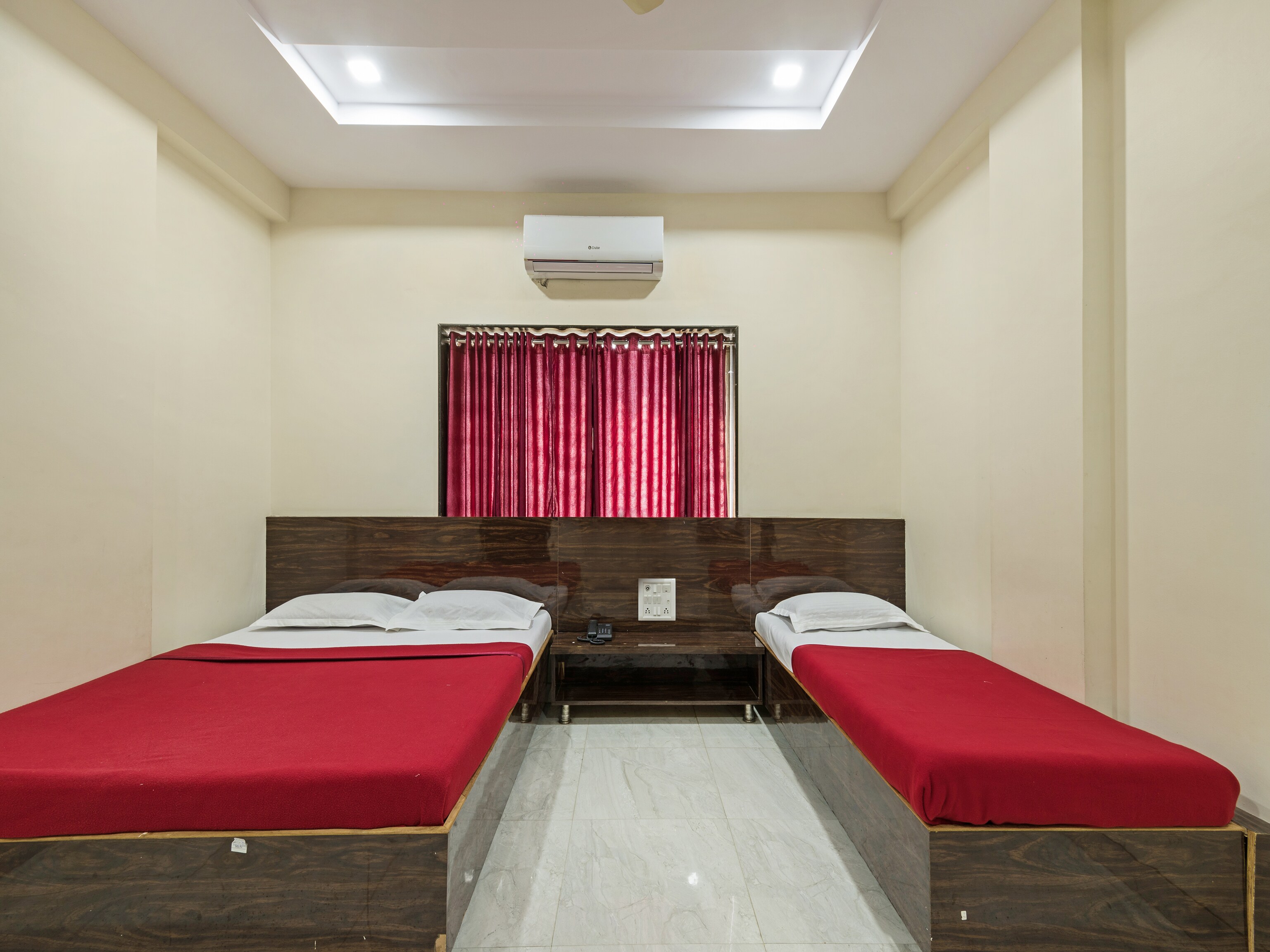 HOTEL SAI RAJARAM PALACE - Tap to explore photos