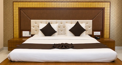 Hotel Panigrahan Only 10 Minutes Away from Railway Station Room Type - Super Deluxe Room with Multiple Bed Hotel Panigrahan Only 10 Minutes Away from Railway Station Room Type - Super Deluxe Room with Multiple Bed
