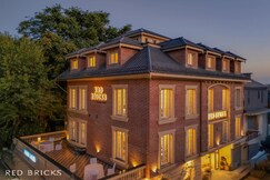 Hotel Red Bricks