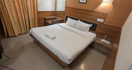 EMPIRE THE GRAND SUITES Room Type - Deluxe Non AC
