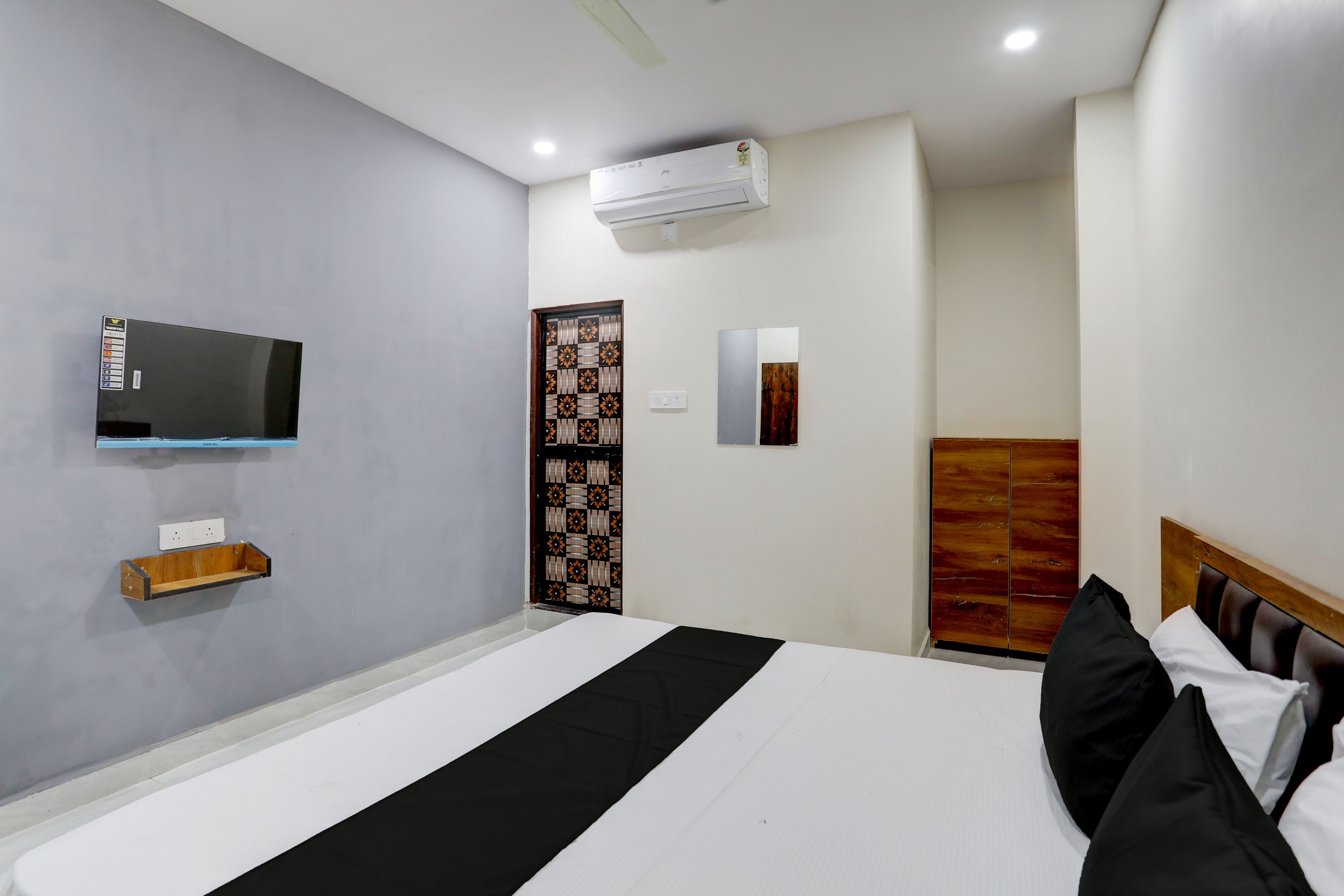 Hotel O Vaidehi - Tap to explore photos