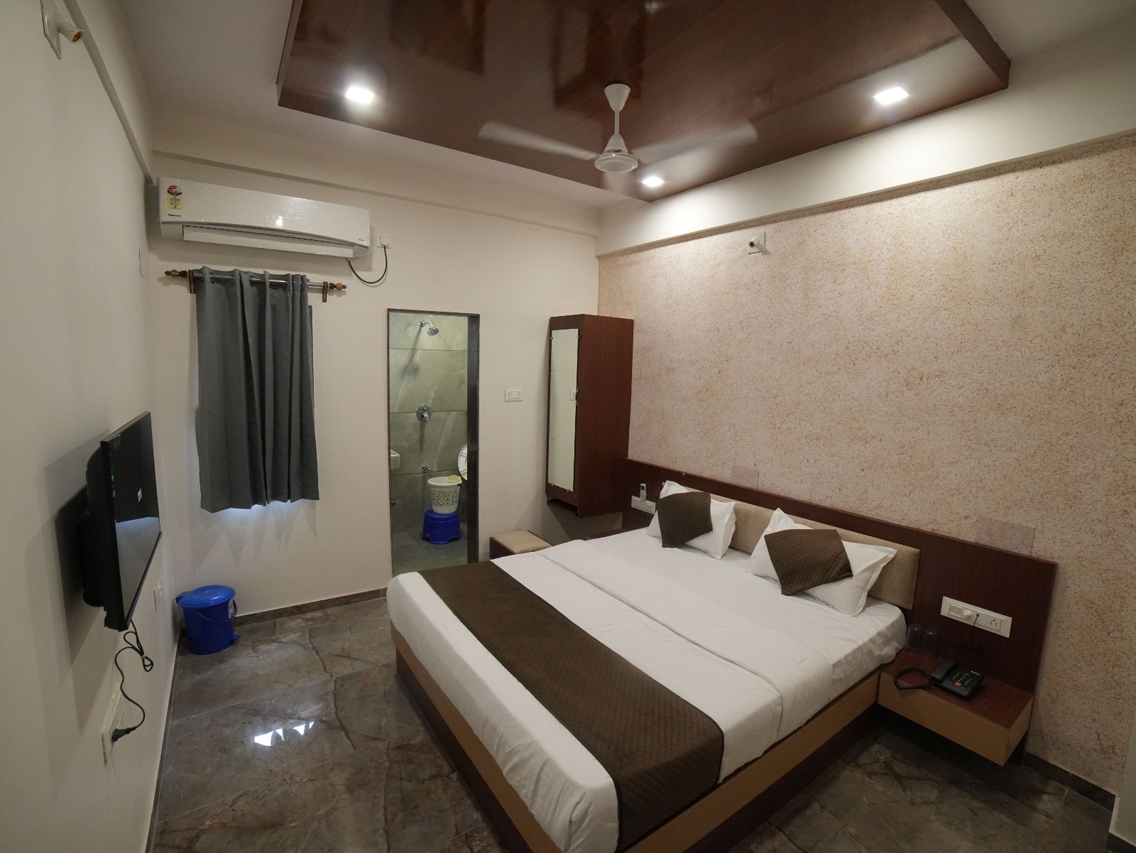 HOTEL BALAJI SQUARE - Tap to explore photos