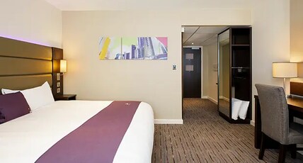Premier Inn Milton Keynes (Willen Lake) Room Type - Accessible Room