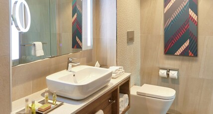 Doubletree by Hilton Perth Northbridge Room Type - KING GUEST ROOM