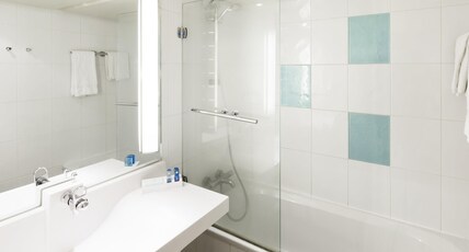 Novotel Chartres Room Type - Executive Room -1 king-size bed