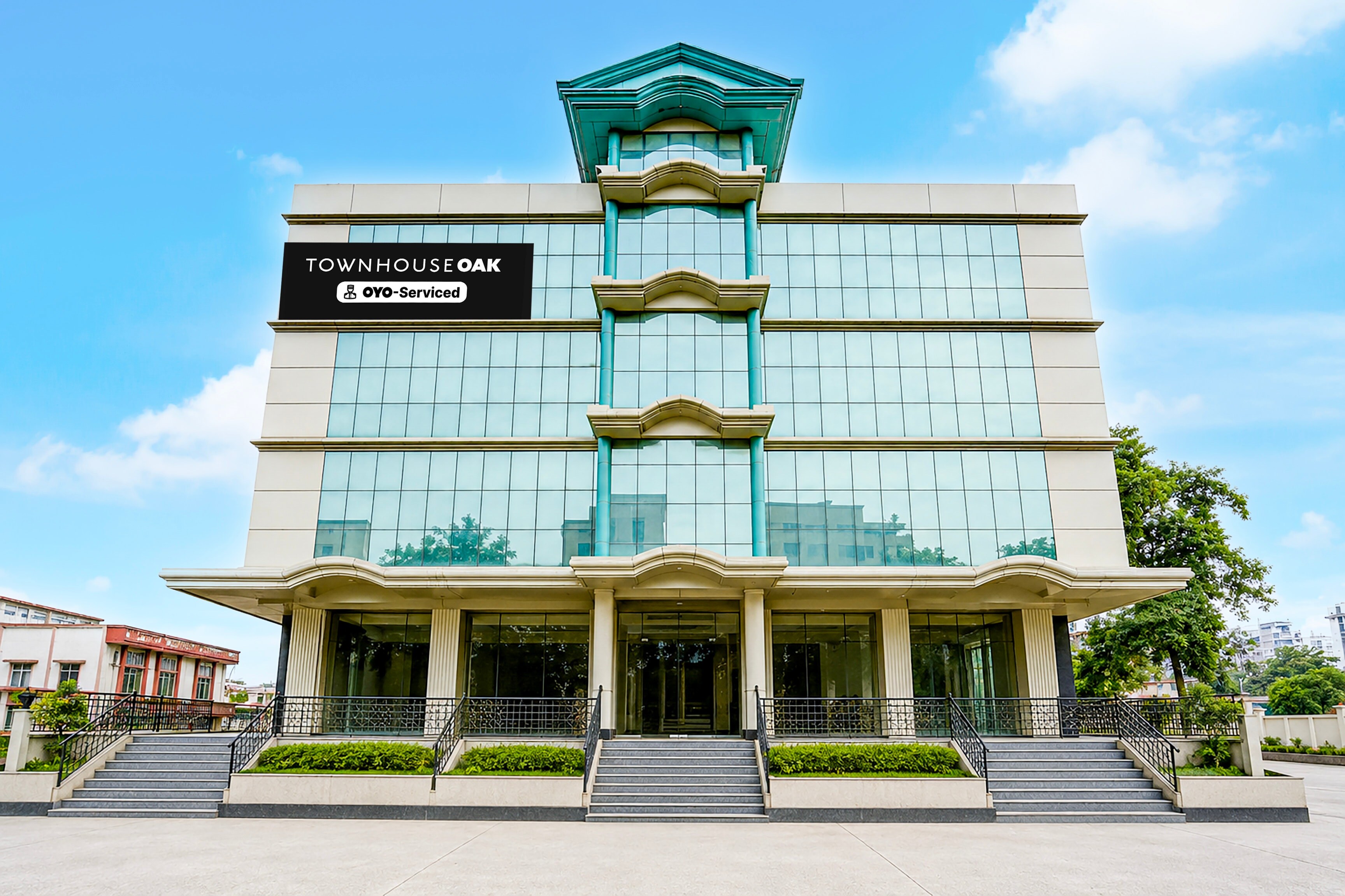 Townhouse Oak Prayagraj Bus Terminal Road - Tap to explore photos