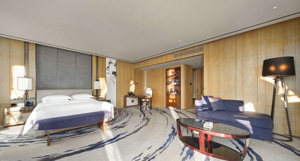 Hilton Shenzhen Shekou Nanhai Room Type - KING EXE CORNER WANGHAI WG