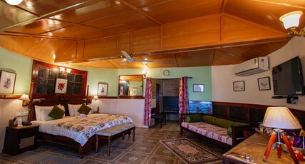 Udechee Huts Room Type - Executive Single Room Cottages