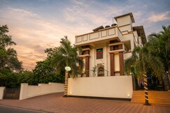 Meraden La Oasis, Anjuna