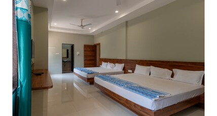 Hotel Aaradhya Crown Room Type - Seven Bed Non Ac