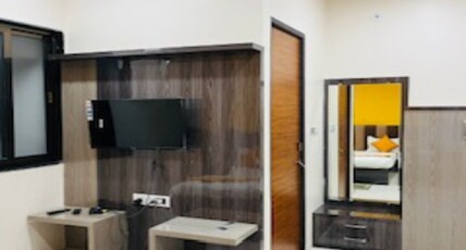 Hotel Sai Kripa Maheshwar Room Type - AC ROOM