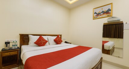 Hotel Jyotirlinga - One Way Transfer to Mahakal Temple Room Type - Deluxe Room With View