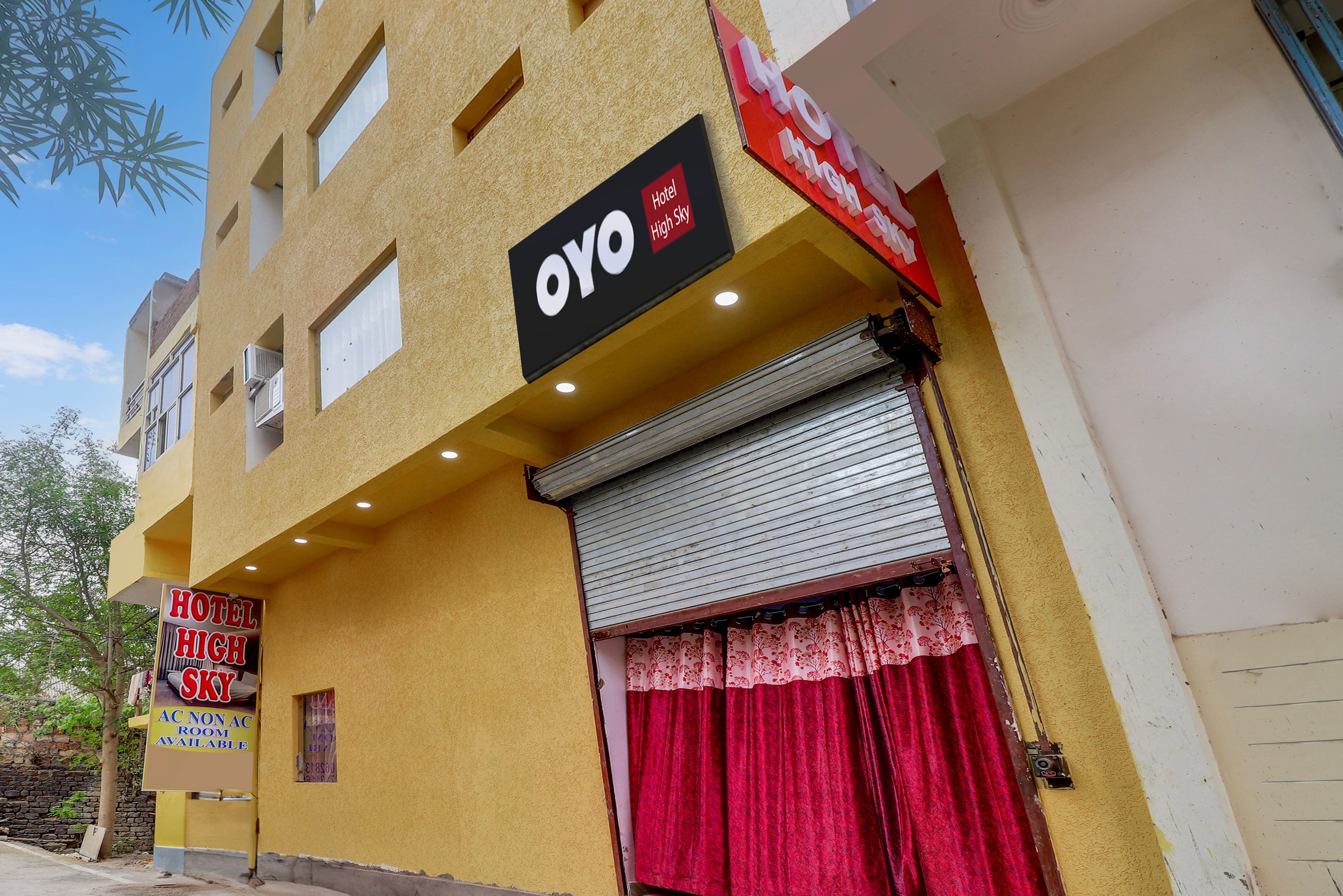 Super Hotel O High Sky - Tap to explore photos