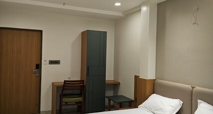 Hotel Banas Room Type - Deluxe Room King Bed