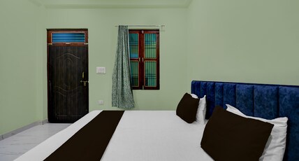 SPOT ON Hotel The Baithak & Restaurant Room Type - Classic