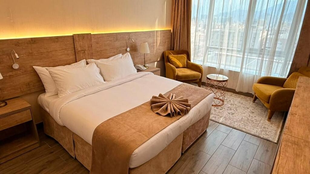Emaar Legend - Tap to explore photos