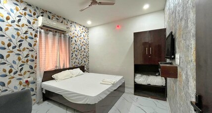 Sunrise Prime Cozy Guest House Room Type - Deluxe Non AC Room