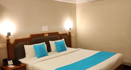 Royal Residency by Whitestone Suites Room Type - Standard Room With AC