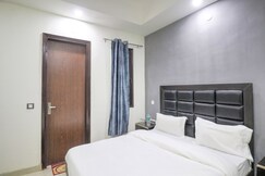 Collection O Mahavir Enclave Near Dashrath Puri Metro Station