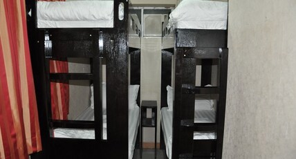 Castle Inn Room Type - Bed in 4-Bed Mixed Dormitory Room with shared bathroom